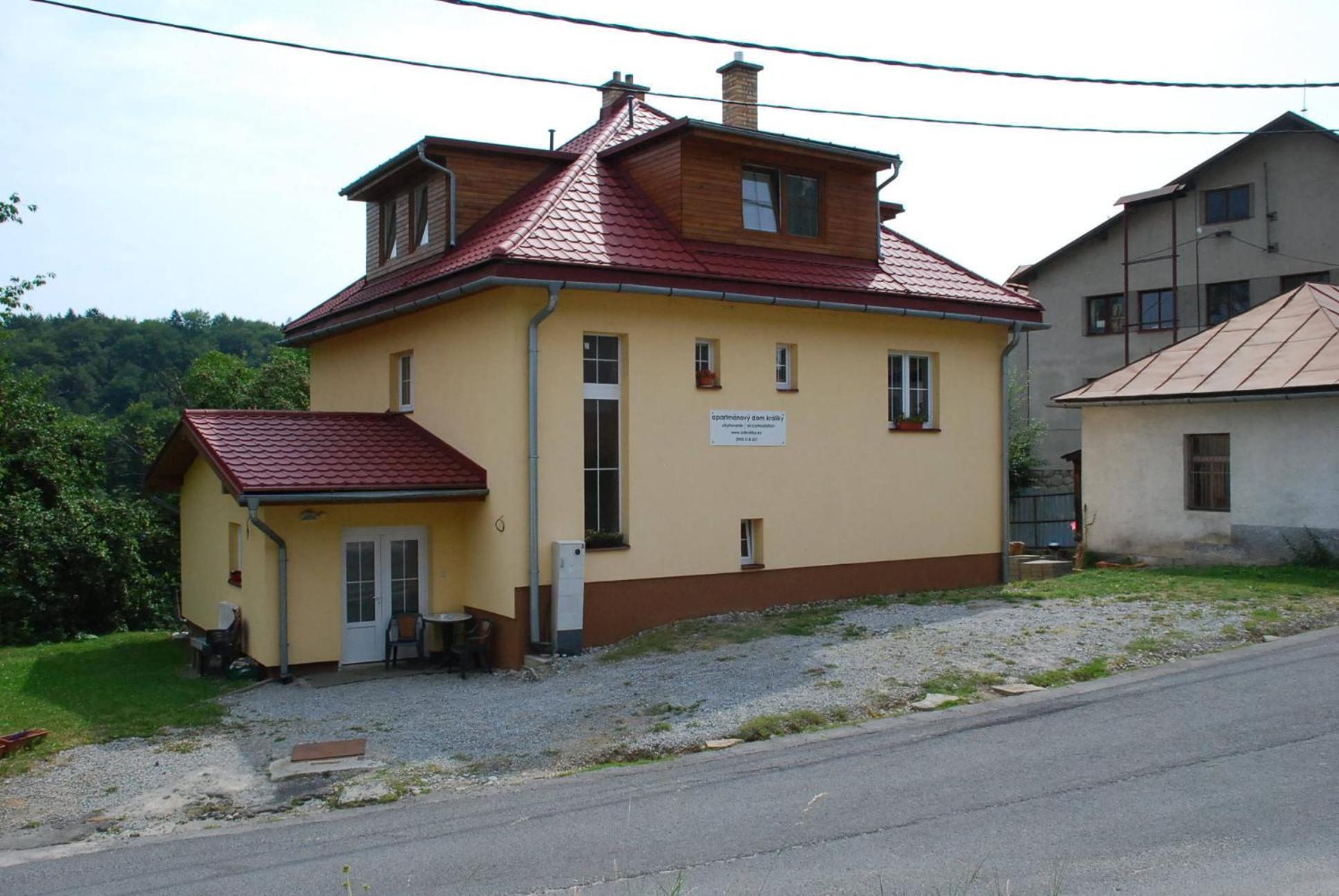 Apartmanovy Dom Кралики Экстерьер фото